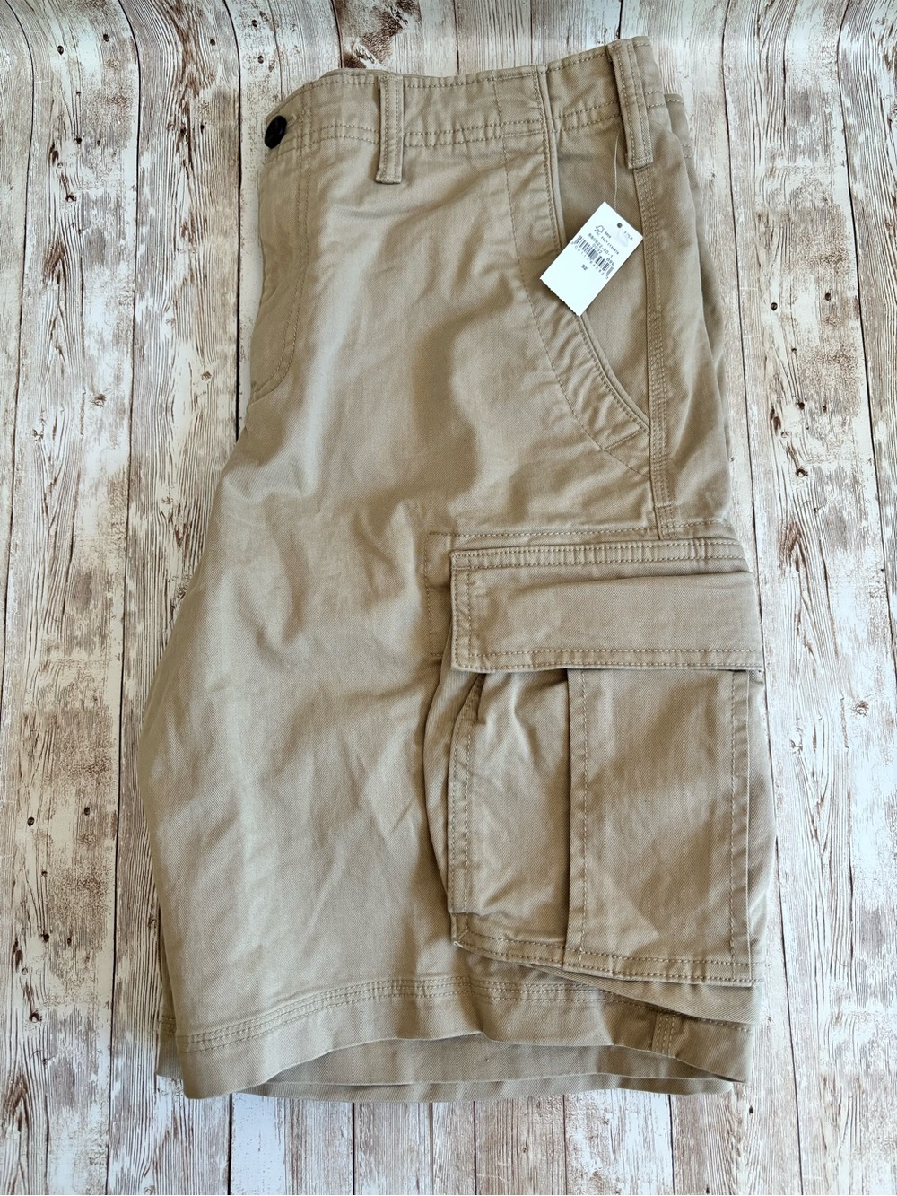 NWT Men’s Khaki GAP Cargo Shirts size 32